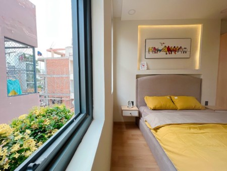 Bán nhà Trung Tâm Phú Nhuận, DT 82.5m2, MT 5.5m, chỉ 95 Tr/m2, ĐT 0703165049.