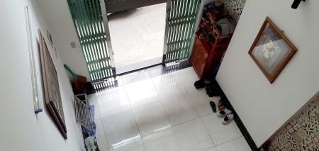 Trung tâm Quận Cầu Giấy, nhà nguyên căn đẹp ở luôn, diện tích 35m2, 4 tầng, giá 4.05 tỷ