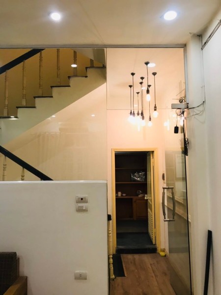 Nhà 5 tầng mới trung tâm Quận Ba Đình, mặt tiền 4,5m chỉ nhỉnh 3 tỷ liên hệ 0856021712