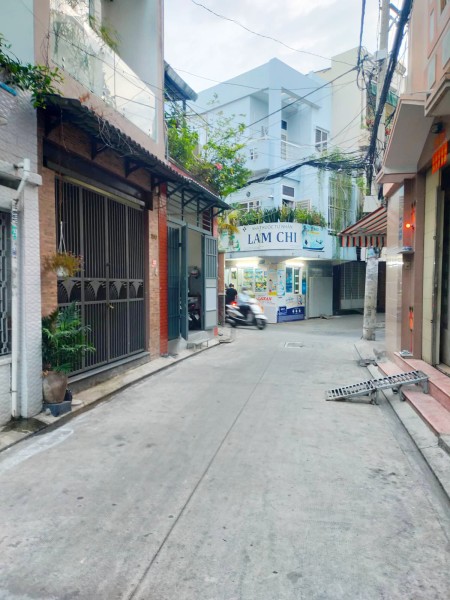 Bán nhà hẻm xe hơi Thành Mỹ, P9 Tân Bình, dtsd 49m2, 2 tầng, giá rẻ, nở hậu.