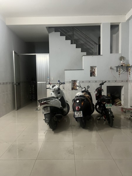 Chính chủ bán nhà Quận Bình Tân diện tích sủ dụng 150m2 liên hệ 0933232454