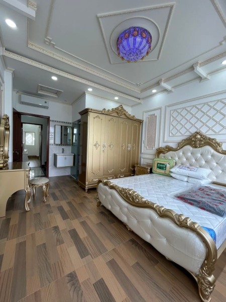 Cân bán gấp căn nhà như hình, sổ riêng bao công chứng sang tên, liên hệ 0949101924