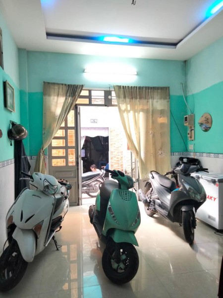 Nhà Phạm Văn Bạch, P.15, Quận Tân Bình diện tích 52m2 (4x13) hướng ĐN, giá bán 3.9 tỷ