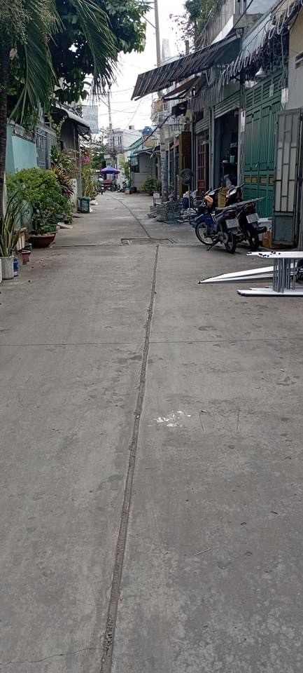 Bán nhà Tân Chánh Hiệp Quận 12 hẻm xe tải thông 6m, giá bán 3.7 tỷ, nhà mới ở liền