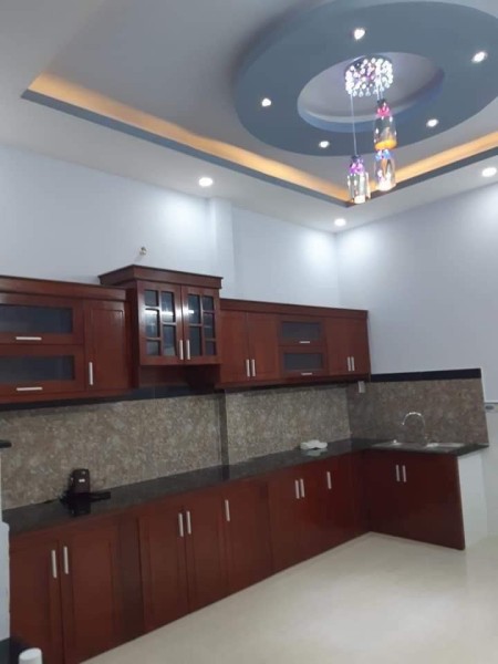 Cần bán gấp nhà Lạc Long Quân, Tân Bình, P9, Ngang 7.5m, hẻm xe hơi giá 3 tỷ thương lượng