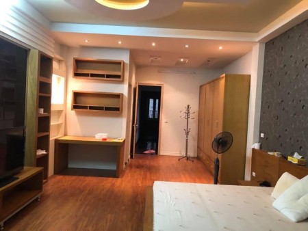 Bán Gấp Căn Trần Duy Hưng Quận Cầu Giấy cách mặt phố 20m gara ô tô đủ 3 ô tô, ngõ ô tô tải tránh