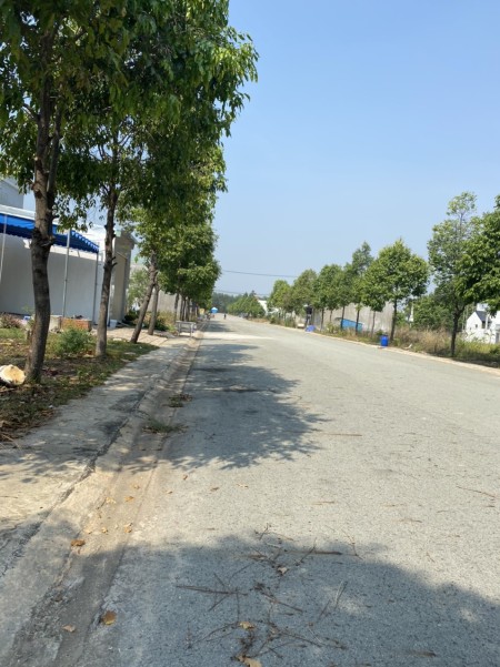 Kẹt tiền kinh doanh sang gấp lô góc 2MT 300M VÀ 16 phòng trọ đối diện chợ, ngay khu công nghiệp