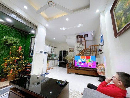Nhà đẹp ở luôn, trung tâm Đống Đa, kinh doanh tốt, ngõ thông tứ tung, tiện ích ngập tràn