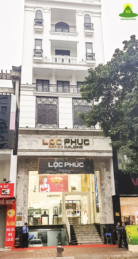 Cho thuê văn phòng tại tòa nhà diện tích lớn, đầy đủ công năng, giá thương lượng