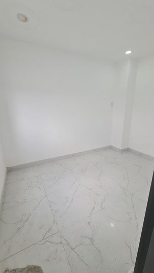 Bán nhà Quận Bình Tân phường Bình Hưng Hòa A, diện tích 4 x 7 giá chỉ 2.5 tỷ hẻm xe hơi