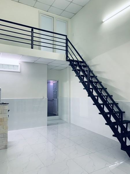 Bán nhà gần bến xe miền Đông mới liên hệ 0983824904, khu dân cư đông đúc, pháp lý đủ