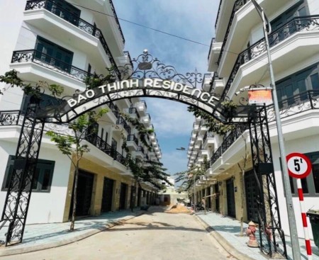 Bán nhà phố 1 trệt 3 lầu, SHR, DT 56m2, Q12 Hà Huy Giáp, giá F0