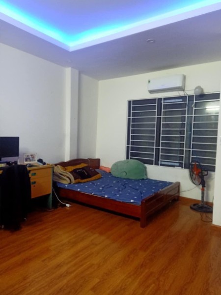 Bán nhà ngõ nông ô tô mặt phố 30m, Phạm Văn Đồng, nội thất giá trị, chốt nhanh giá 3.6 tỷ