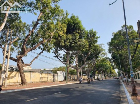 Sở hữu căn nhà 108m2, đường lê lợi, nở hậu đẹp, hẻm ô tô 7m. giá chỉ 6,8 tỷ