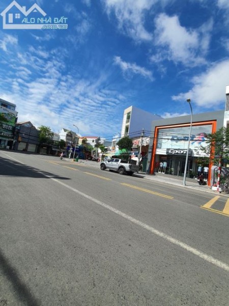 Bán nhà mới mặt tiền đường Nguyễn Tri Phương diện tích 152m2, giá chỉ 144 triệu/m2, giá 22 tỷ