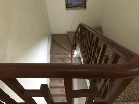 Mặt đường 87 , phố đá bạc , đi các khu du lịch 6km , làng văn hoá dtvn 15km , tthn 42km