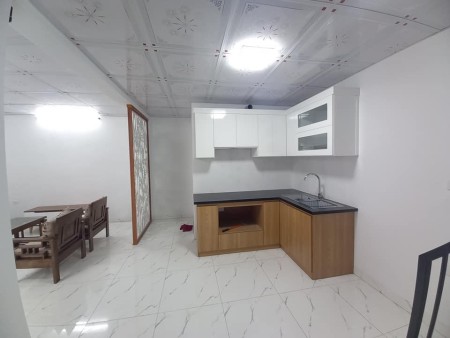 10 ra mặt phố nhà mới đầy đủ nội thất, phù hợp cả cho thuê và ở, khu dân trí cao, tiện ích đủ