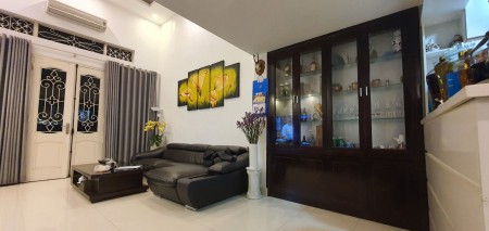 Bán biệt thự Lạc Long Quân Tây Hồ ở ngay ô tô vào nhà dt 140m2, Mt 5m, 4 tầng giá 17.3 tỷ