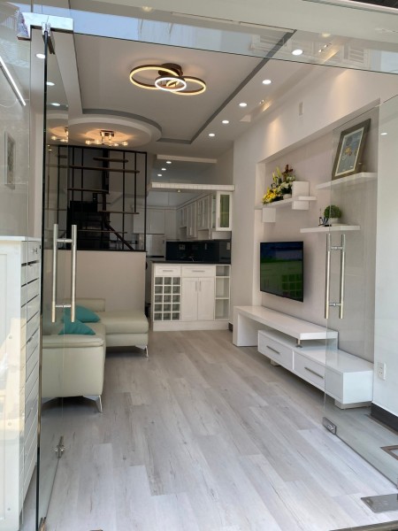 Trần Hữu Trang diện tích sử dụng 27.3m2, giá bán 4.7 tỷ, phường 10, Quận Phú Nhuận
