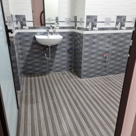 Bán nhà Ngô Gia Tự nhà tự xây ngõ nông, diện tích 33m2, đúc 3 tầng kiên cố, giá bán 2.7 tỷ