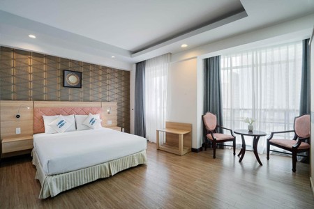 Bán gấp khách sạn 117m2 mặt tiền Phan Văn Trị . P.Thắng Tam
