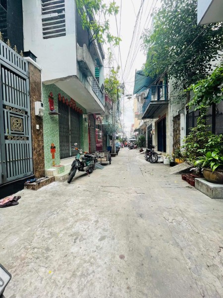 Bán Nhà Có Sổ Đường Trịnh Đình Trọng dtsd 48m2 6 tầng 4 phòng ngủ 4 nhà vệ sinh