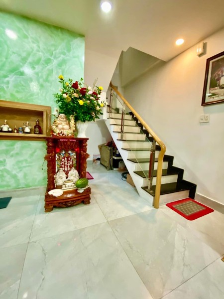 Bán gấp nhà mặt tiền Đặng Minh Trứ, Tân Bình, 76m2, giá chỉ 9.X tỷ, 0888045508