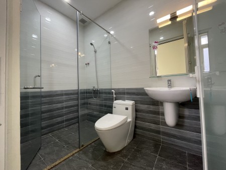 Cần cho thuê gấp văn phòng ngay khu Đảo Kim Cương. Liên hệ: 0932.689.228