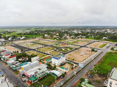 Chính chủ cần bán 1 lô shophouse, đối diện coopmart, hd bank, nhà hàng,đường 29m
