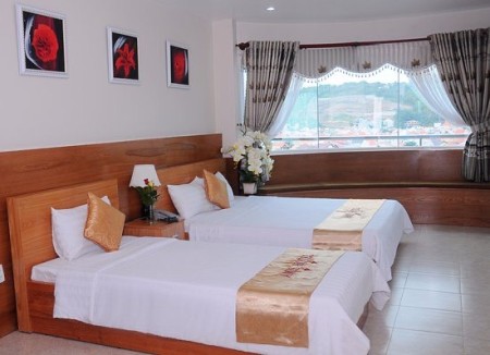Bán khách sạn 3 sao mặt tiền đường La Văn Cầu phường Thắng Tam giá 57 tỷ, thương lượng