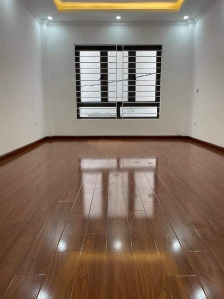 Bán nhà 5 tầng 60m nhà mặt phố trung tâm Tam Trinh, ô tô tải đỗ cửa giá bán 6.4 tỷ, lhcc
