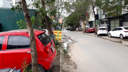 Cho thuê mặt bằng kinh doanh dài hạn khu dân cư đường lớn, đậu được ô tô, giá tốt