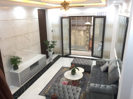 Nhà nới phố Đào Tấn, Liễu Giai, Ba Đình diện tích sử dụng 40m2 5 tầng đúc, giá bán 4.85 tỷ