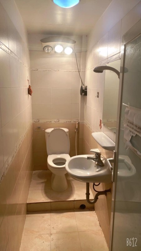 Bán nhà riêng tại Phố Vĩnh Phúc giá bán 7.5 tỷ, liên hệ 0857570705 đúc 4 tầng kiên cố, sổ đẹp