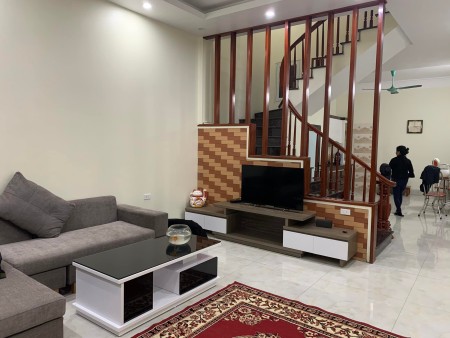 Bán nhà gần AEON thạch bàn diện tích 38m2 đúc bê tông 4 tầng giá bán 3.65 tỷ.