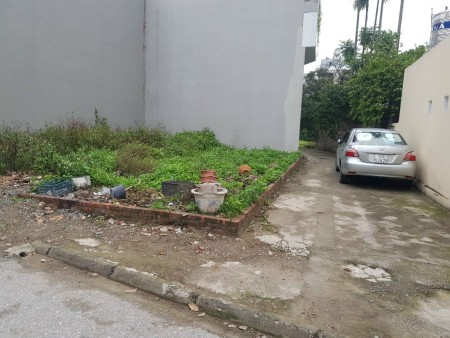 Cần bán gấp 52m đất Kiêu Kỵ, lô góc 2 mặt tiền liên hệ 0906681339, giá tốt đầu tư sinh lời