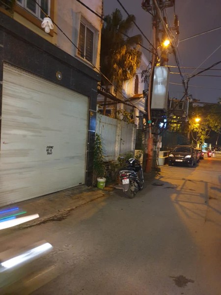 Bán nhà riêng phân lô Trần Quốc Hoàn, giá 12 tỷ, đúc 5 tầng kiên cố, mặt tiền 4.1m, sổ sẵn