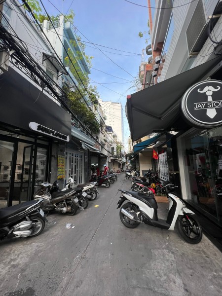 Nhà mặt tiền 2 hẻm lớn Quận 3 – vừa ở kinh doanh giá bán 6.5 tỷ, chính chủ sổ sẵn