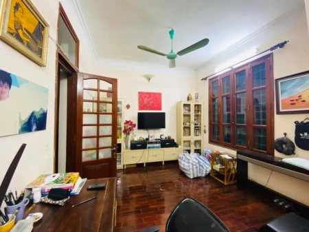Bán nhà phố Bát Khối Long Biên, nhà đẹp ở luôn ô tô đỗ cửa, gần Aeon Long Biên, giá tốt