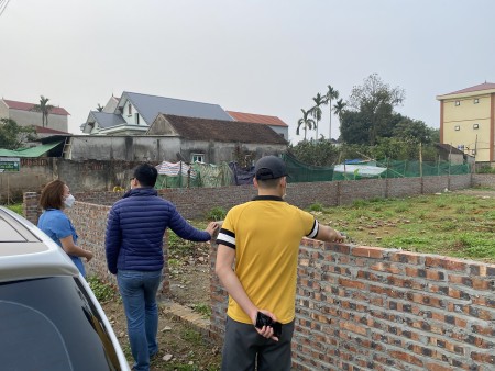 Cần bán lô đất dt 139.8m2, ngay cạnh khu tiện ích của xã Đông Yên Quốc Oai, giá tốt đầu tư