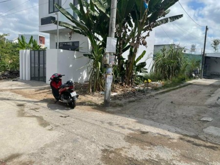 Đất thổ cư - ngay góc 2 mặt tiền trục chính Khu dân cư Mặt Trời Đỏ bàn giao ngay