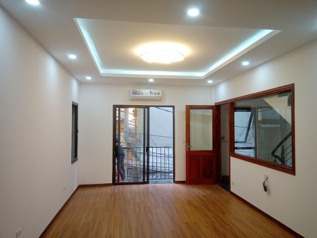 Bán nhà riêng phố Nguyễn Văn Huyên 5 tầng chỉ nhỉnh 10 tỷ, kinh doanh cho thuê sinh lời