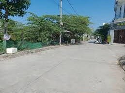 Cần tiền bán nhanh lô đất mặt tiền đường Hoàn Hữu Nam giá 2.1 tỷ, sổ hồng lh 0764598603