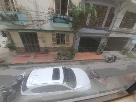 Cần bán nhà Nguyễn Văn Trỗi 36m, 5 tầng đúc, kinh doanh ô tô đỗ cửa, giá bán 5.5 tỷ, lhcc