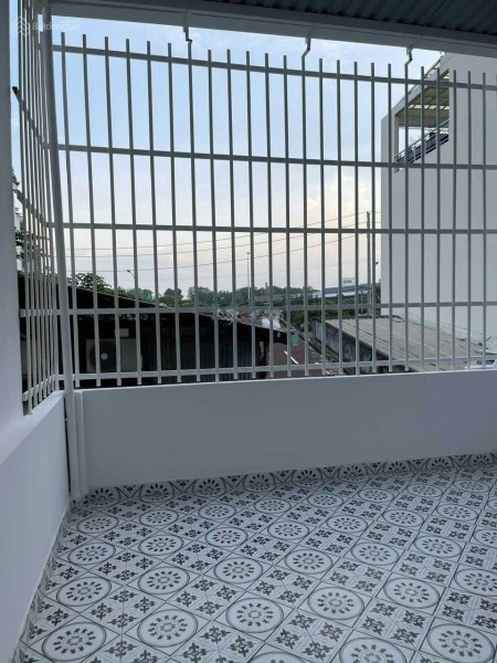 Bán nhà 319/ Lê Trọng Tấn, Quận Tân Phú, đàm phán chính chủ bàn giao sổ ngay, giá tốt