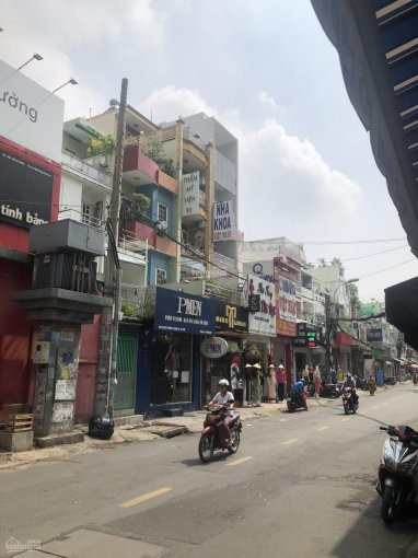 Cho thuê mặt bằng Quận 10 gần góc chính diện ngã 4 diện tích 32m2, mặt tiền sầm uất