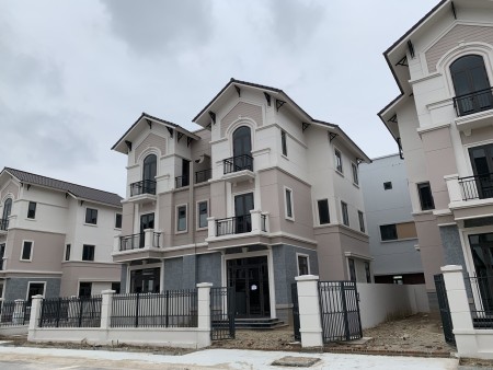 Cần bán gấp căn biệt thự đẹp siêu mê, giá ổn áp tiện ích đẳng cấp, hiện đại, sang trọng