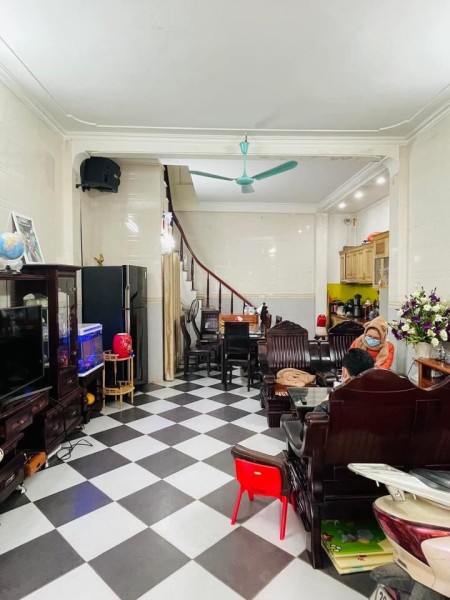 Nhà phố Khương Trung, mặt tiền 4,8m, 25m ra phố giá bán chỉ nhỉnh 4,5 tỷ sổ đỏ vuông đẹp