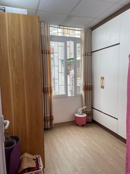 Chính chủ cần bán nhà phố Kim Mã diện tích sử dụng 56m2 x 3 tầng, giá bán 3.7 tỷ