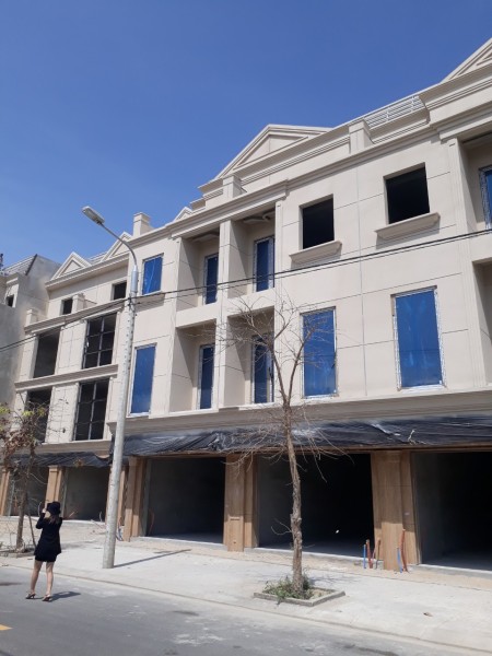 Bán Shophouse CASTIA PALM đã có sổ giá 5.8 tỷ, pháp lý chính chủ, vào ở được ngay